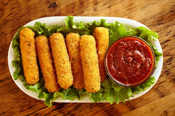 what goes great with cheese sticks